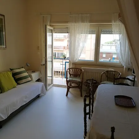 Apartment Luminoso A 80 Metri Dal Mare